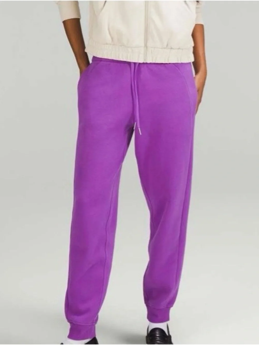 Lululemon scuba high rise sweatpant joggers size 6 purple